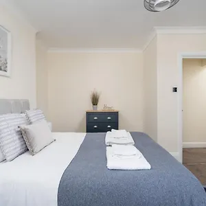 Modern 3 Bedroom - Sleeps 6 Brighton