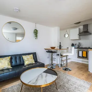 Cosy Flat In Free Parking Area, Next To Bus Stop Brighton